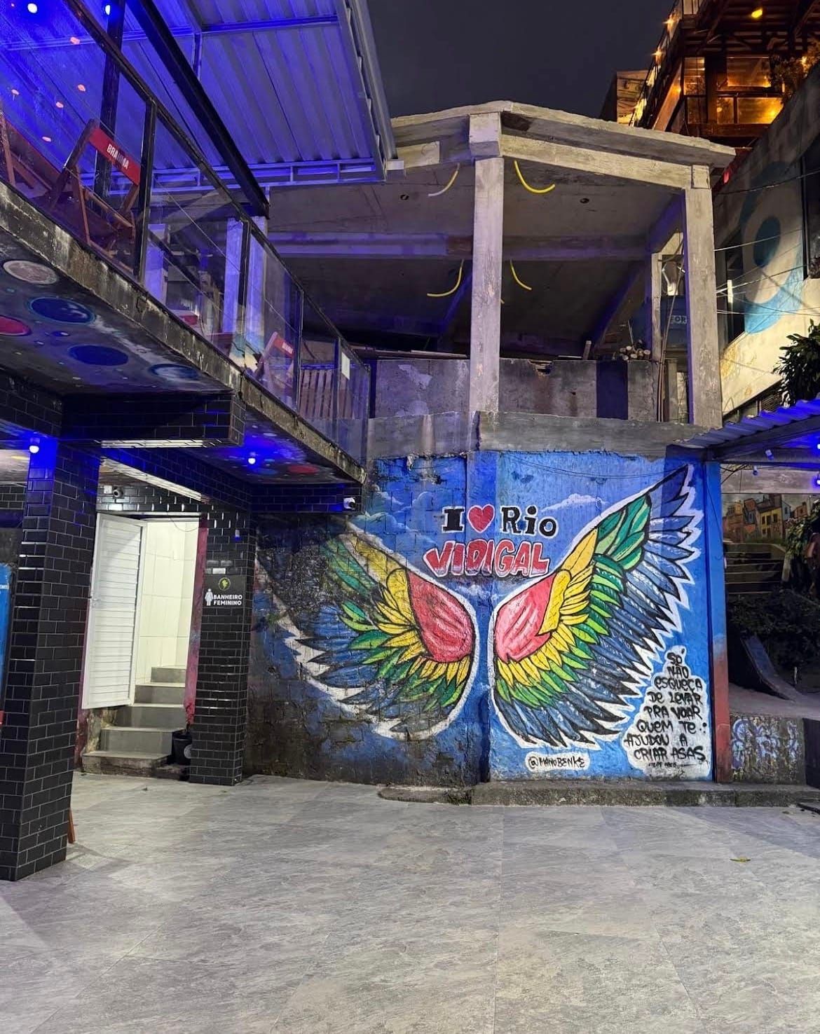 Murale "I love Rio" dipinto in un locale del Vidigal